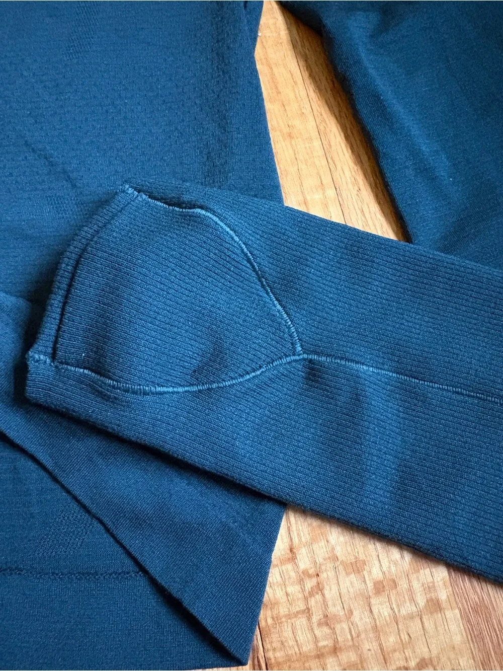 Lululemon Waist/Race length swiftly long sleeve size 4